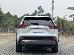 2022 Toyota RAV4 2.0L CVT 4WD Premium, белый — фото 9