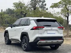 2022 Toyota RAV4 2.0L CVT 4WD Premium, белый — фото 10