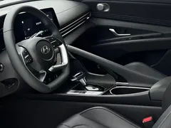 2022 Hyundai Elantra 1.5L CVT LUX Premium, белый — фото 8