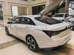 2022 Hyundai Elantra 1.5L CVT GLX Elite, белый — фото 11