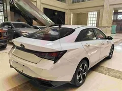 2022 Hyundai Elantra 1.5L CVT GLX Elite, белый — фото 13