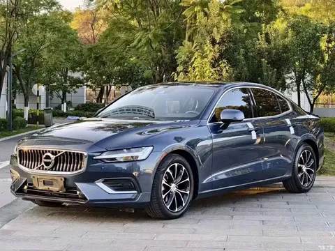 2021 Volvo S60 T4 Zhiyi Luxury