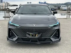 2022 Changan UNI-V 1.5T — фото 2