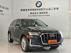 2021 Audi Q7 45 TFSI quattro S line, чёрный — фото 3