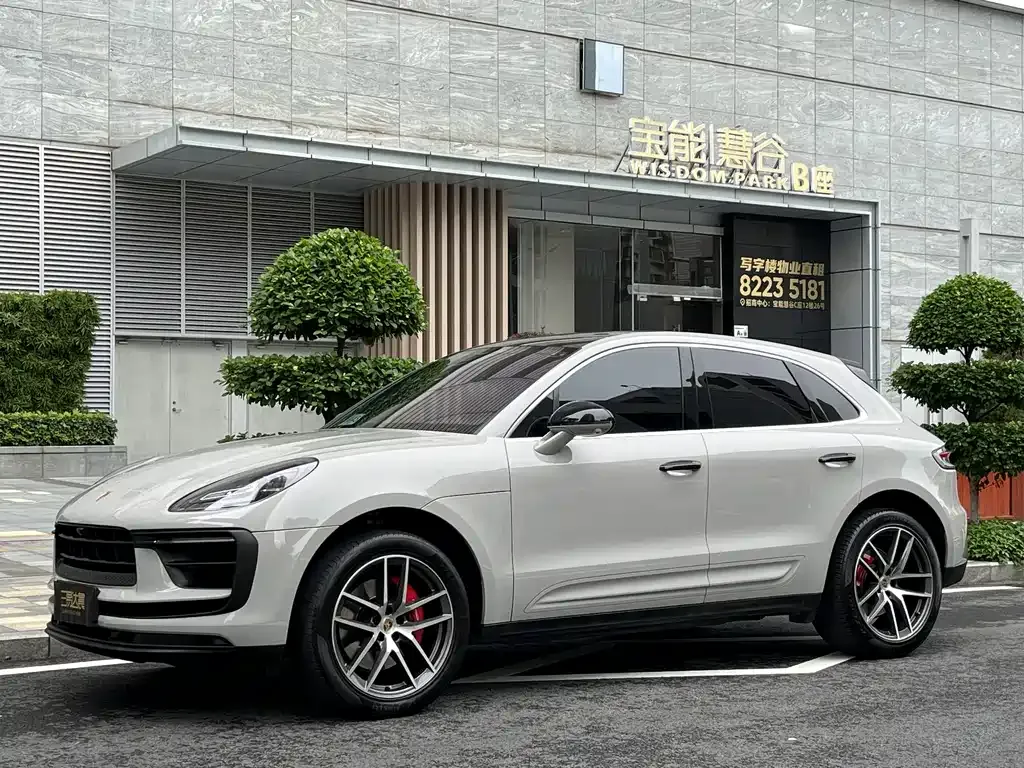 2023 Porsche Macan S 2.9T