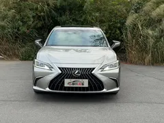 2021 Lexus ES 200 — фото 2