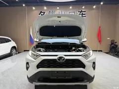 2021 Toyota RAV4 2.0L CVT 4WD Fashion PLUS, белый — фото 12