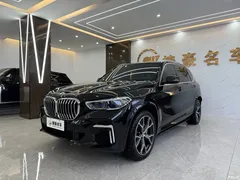 2022 BMW X5 xDrive 40Li M Sport Package, чёрный — фото 1