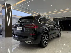 2022 BMW X5 xDrive 40Li M Sport Package, чёрный — фото 8