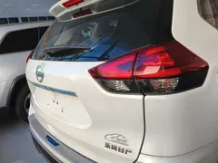 2021 Nissan X-Trail 2.0L CVT 2WD XL ITS, белый — фото 6