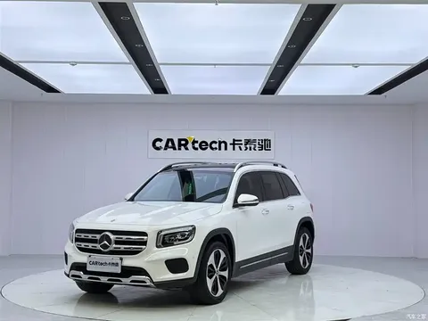 2022 Mercedes-Benz GLB changes to GLB 200 fashion model