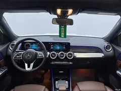 2022 Mercedes-Benz GLB changes to GLB 200 fashion model, белый — фото 23