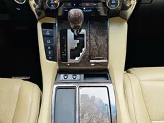 2021 Toyota Alphard Hybrid 2.5L Premium, белый — фото 11
