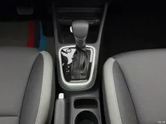 2021 Kia Yipao 1.4L CVT Fun Sunroof, белый — фото 13