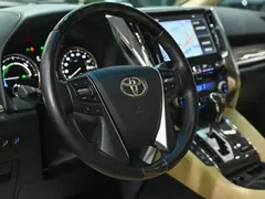 2021 Toyota Alphard Hybrid 2.5L Premium, белый — фото 12