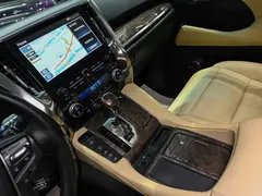 2021 Toyota Alphard Hybrid 2.5L Premium, белый — фото 16