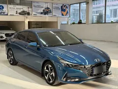 2022 Hyundai Elantra 1.5L CVT LUX Premium, синий — фото 3