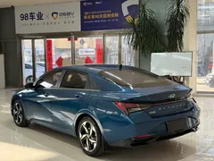 2022 Hyundai Elantra 1.5L CVT LUX Premium, синий — фото 6