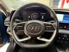 2022 Hyundai Elantra 1.5L CVT LUX Premium, синий — фото 11