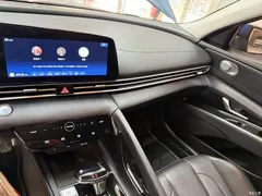 2022 Hyundai Elantra 1.5L CVT LUX Premium, синий — фото 12