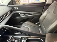 2022 Hyundai Elantra 1.5L CVT LUX Premium, синий — фото 13
