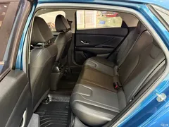 2022 Hyundai Elantra 1.5L CVT LUX Premium, синий — фото 18