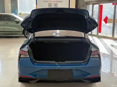 2022 Hyundai Elantra 1.5L CVT LUX Premium, синий — фото 24