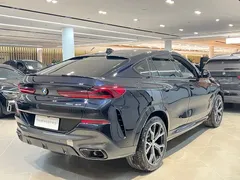 2022 BMW X6 xDrive40i M, чёрный — фото 19