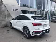 2021 Audi Q5L Sportback 40 TFSI Luxury, белый — фото 11
