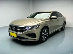 2022 Volkswagen Passat 330TSI Luxury — фото 1