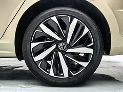 2022 Volkswagen Passat 330TSI Luxury — фото 17