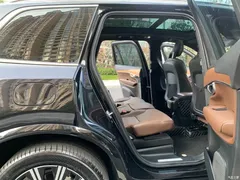 2022 Volvo XC90 B5 Zhixing Luxury 5-seater, чёрный — фото 14