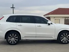 2021 Volvo XC90 B5 Luxury 7-seat, белый — фото 5