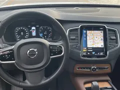 2021 Volvo XC90 B5 Luxury 7-seat, белый — фото 7