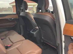 2021 Volvo XC90 B5 Luxury 7-seat, белый — фото 9