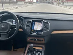 2021 Volvo XC90 B5 Luxury 7-seat, белый — фото 11