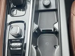 2021 Volvo XC90 B5 Luxury 7-seat, белый — фото 13