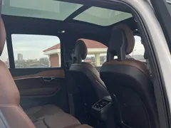 2021 Volvo XC90 B5 Luxury 7-seat, белый — фото 16