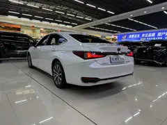 2020 Lexus ES 200, белый — фото 7