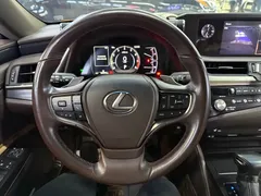 2020 Lexus ES 200, белый — фото 13