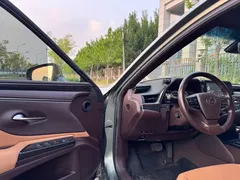 2020 Lexus ES 200, зелёный — фото 6