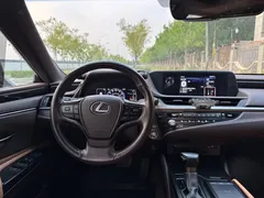 2020 Lexus ES 200, зелёный — фото 12