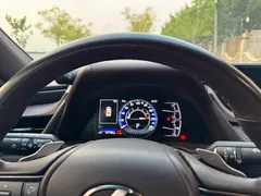 2020 Lexus ES 200, зелёный — фото 13
