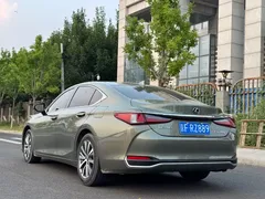 2020 Lexus ES 200, зелёный — фото 19