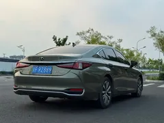 2020 Lexus ES 200, зелёный — фото 21