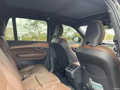 2022 Volvo XC90 B6 Zhiyi Luxury 7-seater, чёрный — фото 13