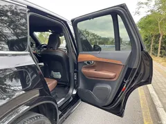 2022 Volvo XC90 B6 Zhiyi Luxury 7-seater, чёрный — фото 16