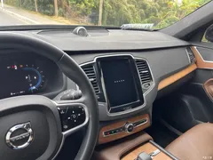 2022 Volvo XC90 B6 Zhiyi Luxury 7-seater, чёрный — фото 23