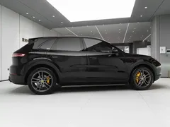 2022 Porsche Cayenne 3.0T Platinum, чёрный — фото 24
