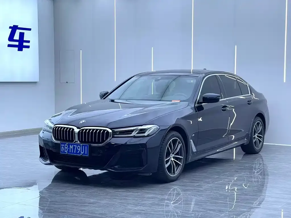 2022 BMW 5 Series 525Li M